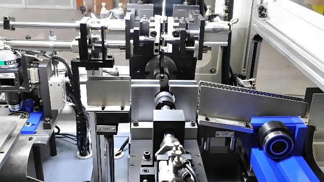 时刻自检,确保轴承品质零缺陷 时刻自检,确保轴承品质零缺陷